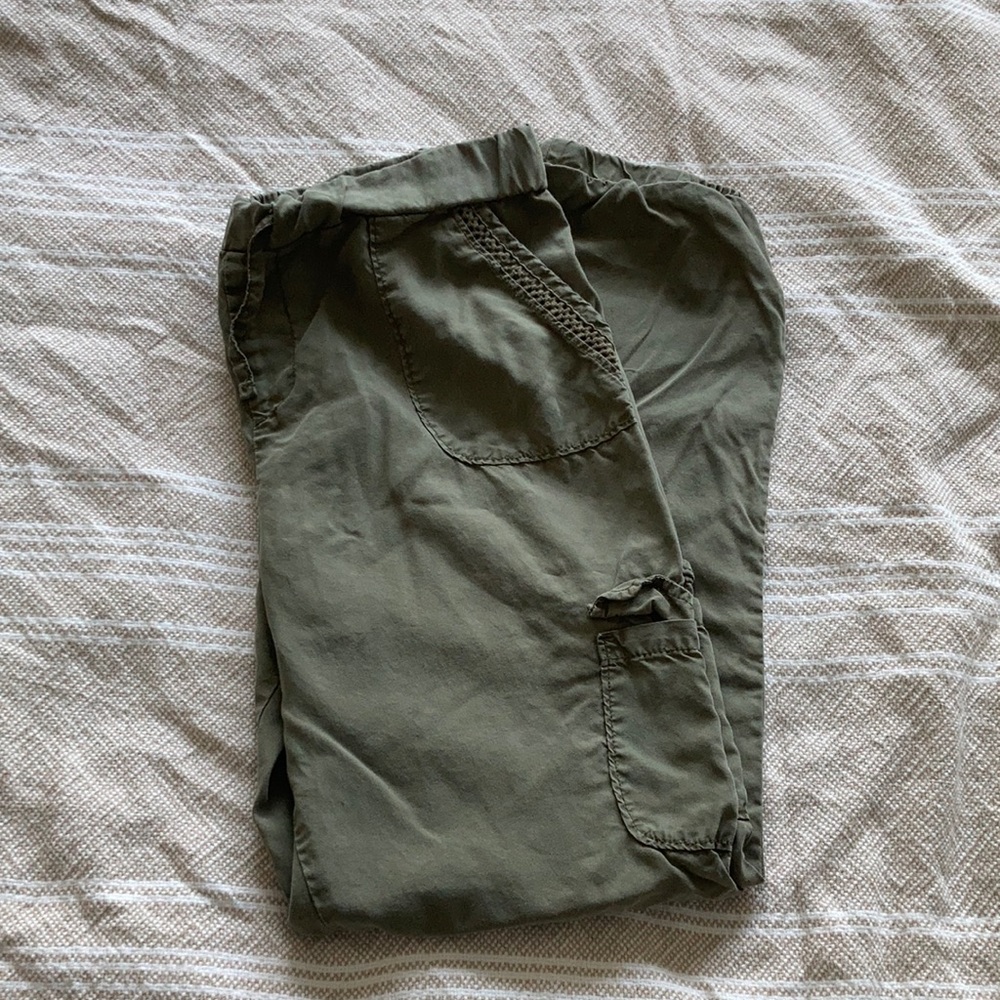 Kids size 14/16 Art Class Army Green Cargo Joggers